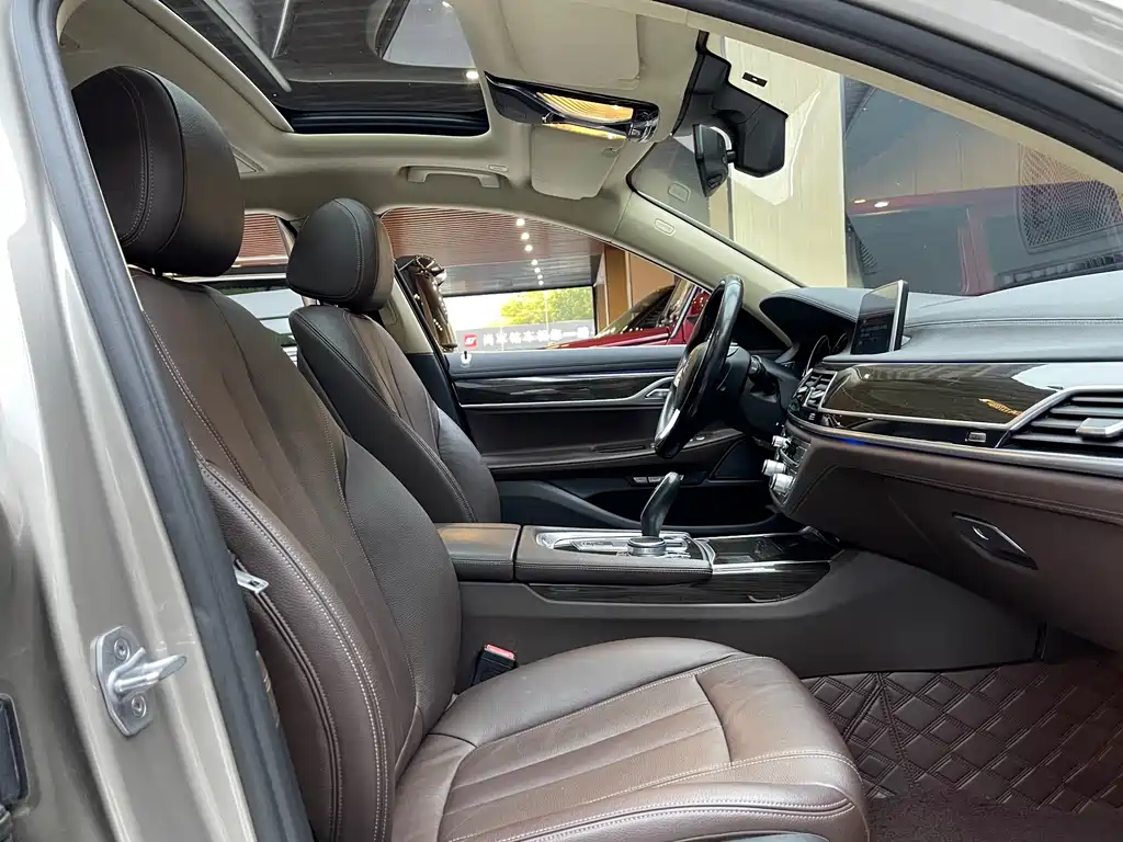 BMW 7 Series 7 2016 730Li Lead