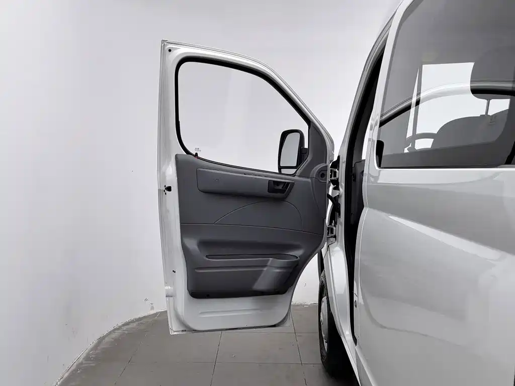 MAXUS V80 — миниатюра 8