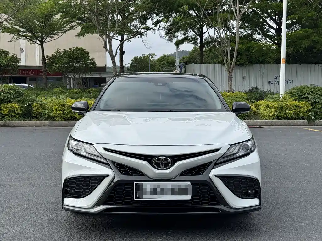 Toyota Camry — миниатюра 2