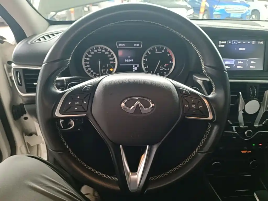 Infiniti QX30 — миниатюра 11