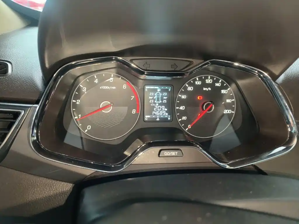 Baojun 310W — миниатюра 12