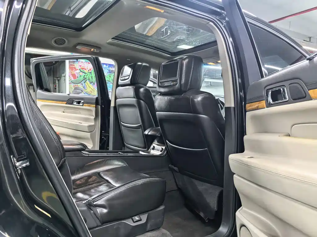 Lincoln MKT — миниатюра 8