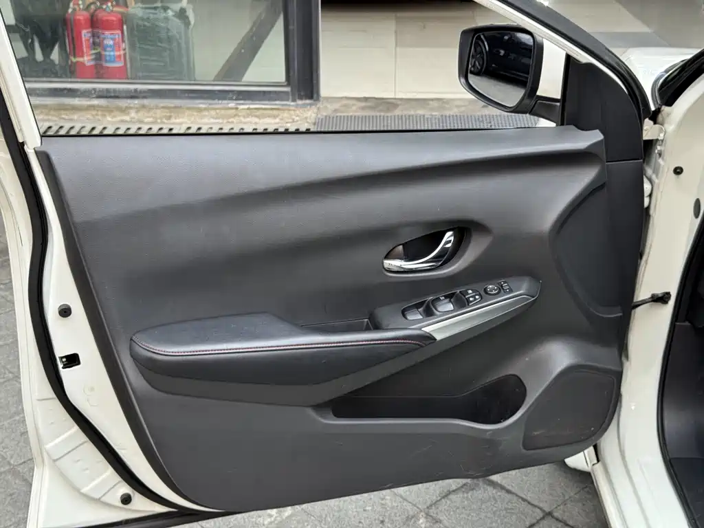 Nissan Bluebird — миниатюра 15