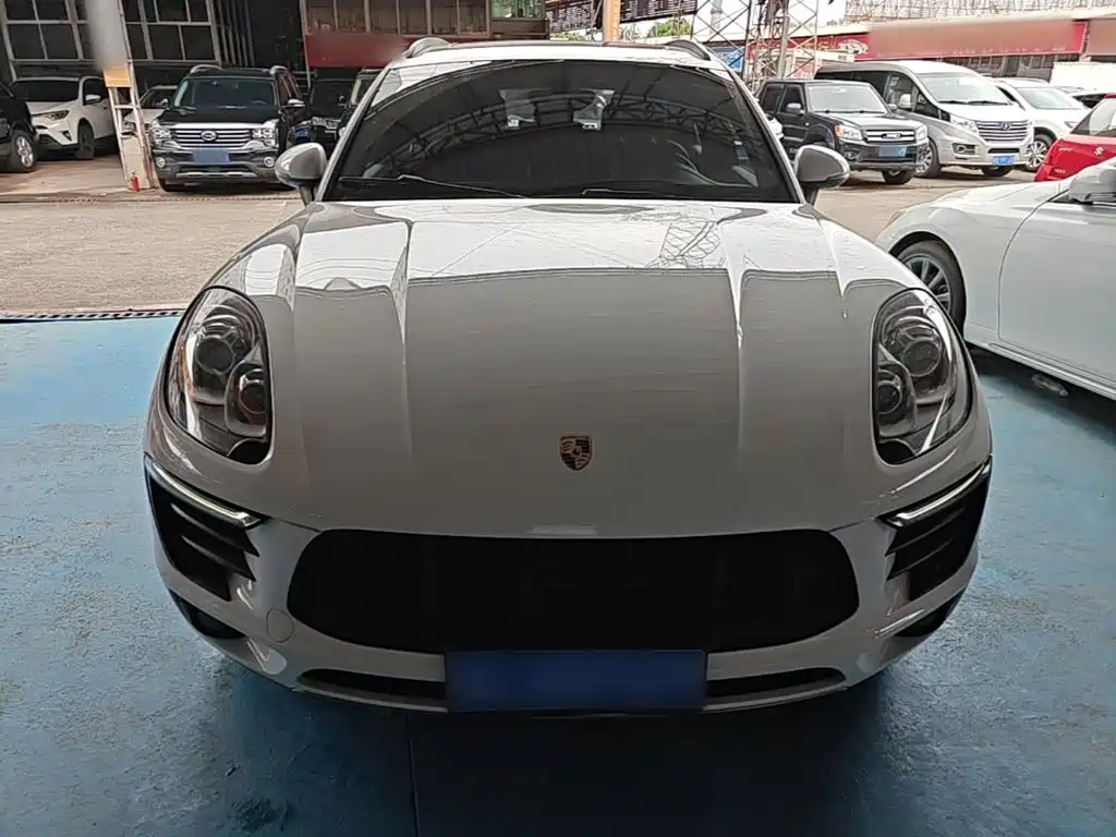 Porsche Macan — миниатюра 3