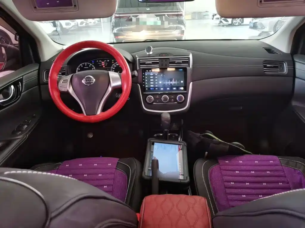 Nissan Tiida — миниатюра 10