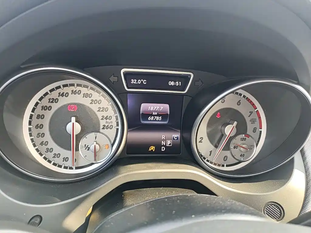 Mercedes-Benz GLA — миниатюра 12