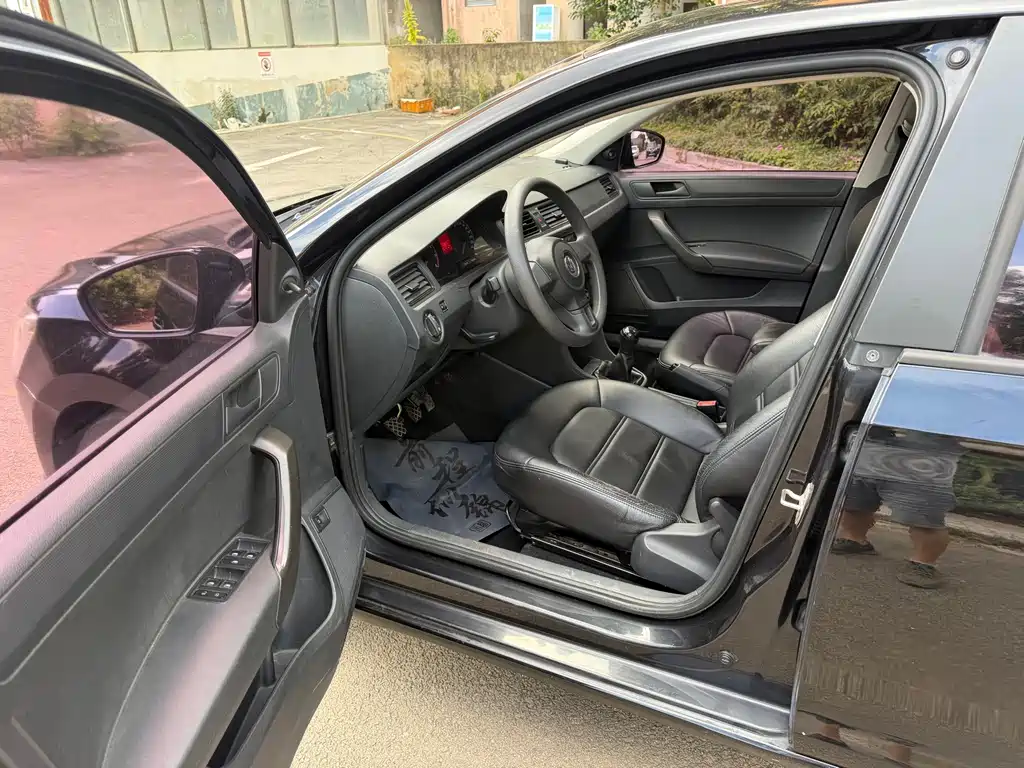 Volkswagen Santana — миниатюра 8