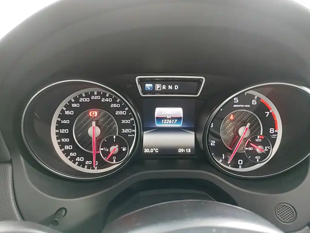 Mercedes-Benz GLA AMG — миниатюра 12