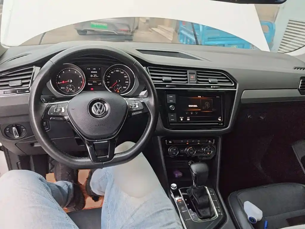 Volkswagen Tiguan L — миниатюра 10