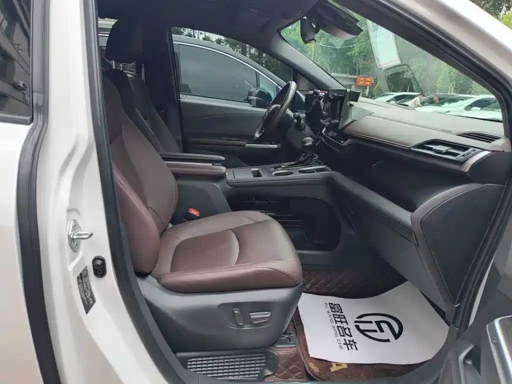 Toyota Sienna — миниатюра 13