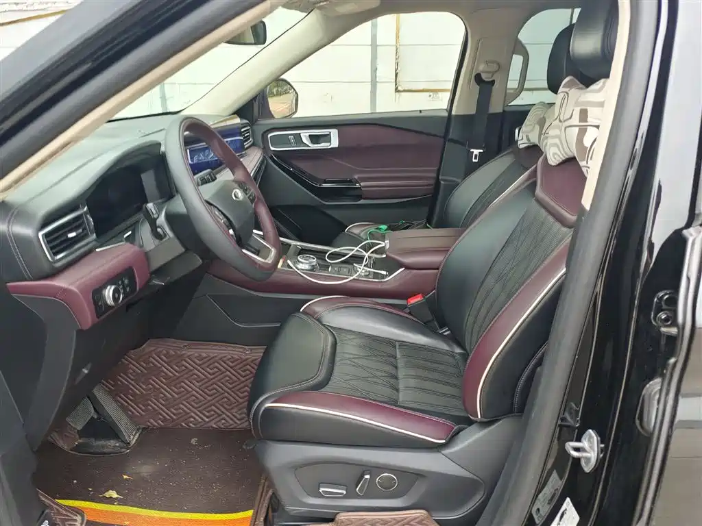Ford Explorer — миниатюра 6