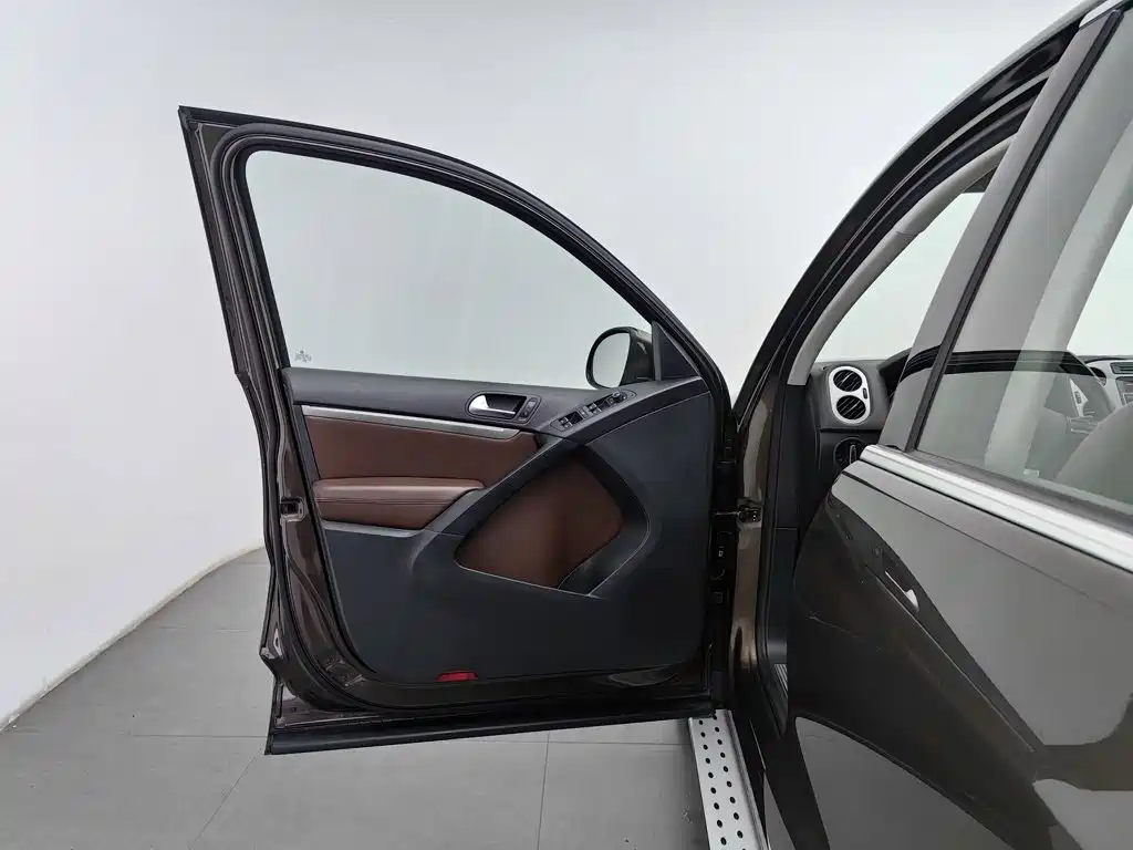 Volkswagen Tiguan — миниатюра 8