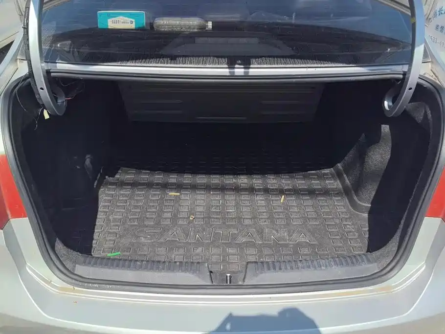 Volkswagen Santana — миниатюра 4