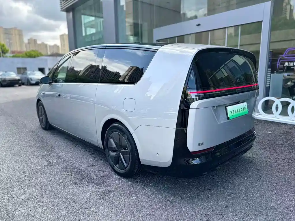 Li Auto Li MEGA — миниатюра 5