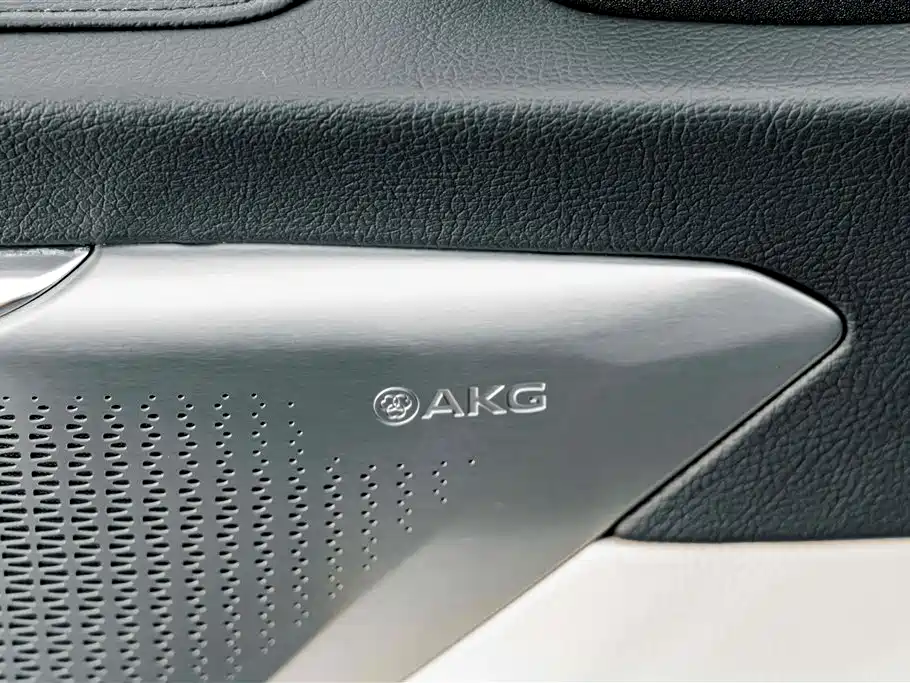 Cadillac CT6 — миниатюра 17