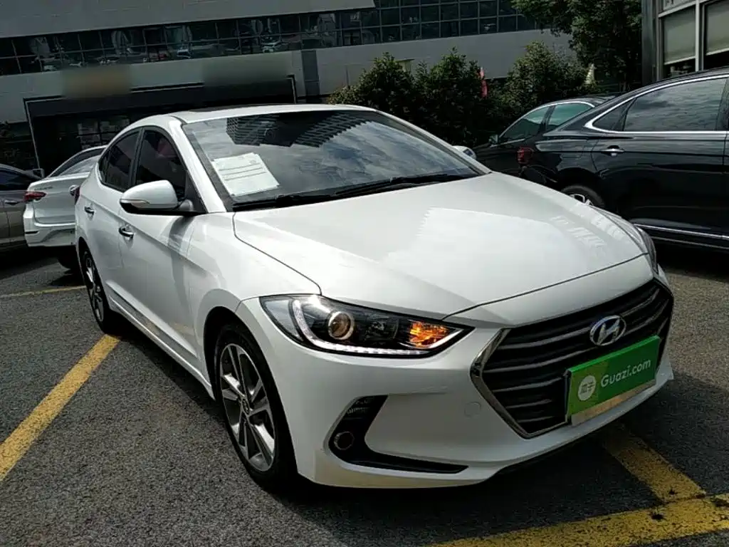 Hyundai Elantra — миниатюра 4