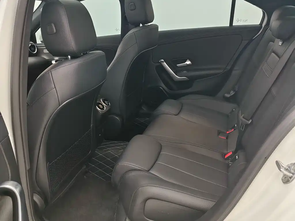 Mercedes-Benz A-Class — миниатюра 9