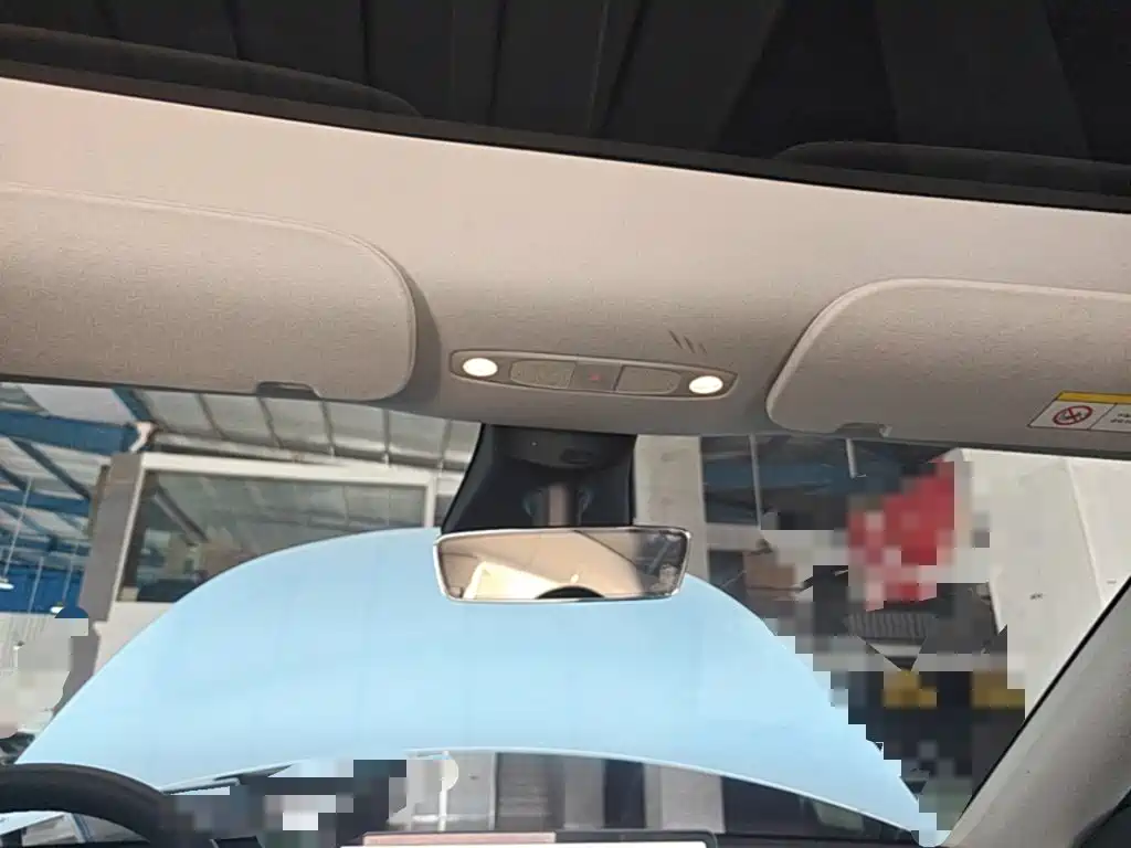 Tesla Model Y — миниатюра 23