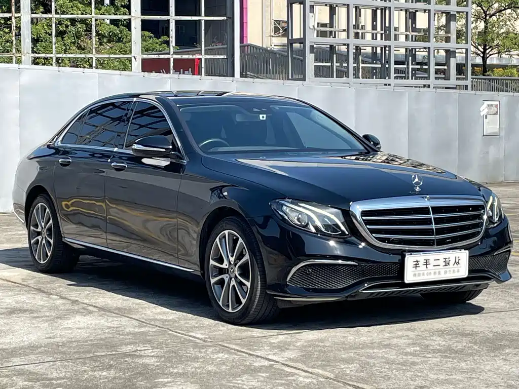 Mercedes-Benz E-Class — миниатюра 3