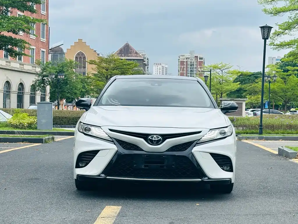 Toyota Camry — миниатюра 2