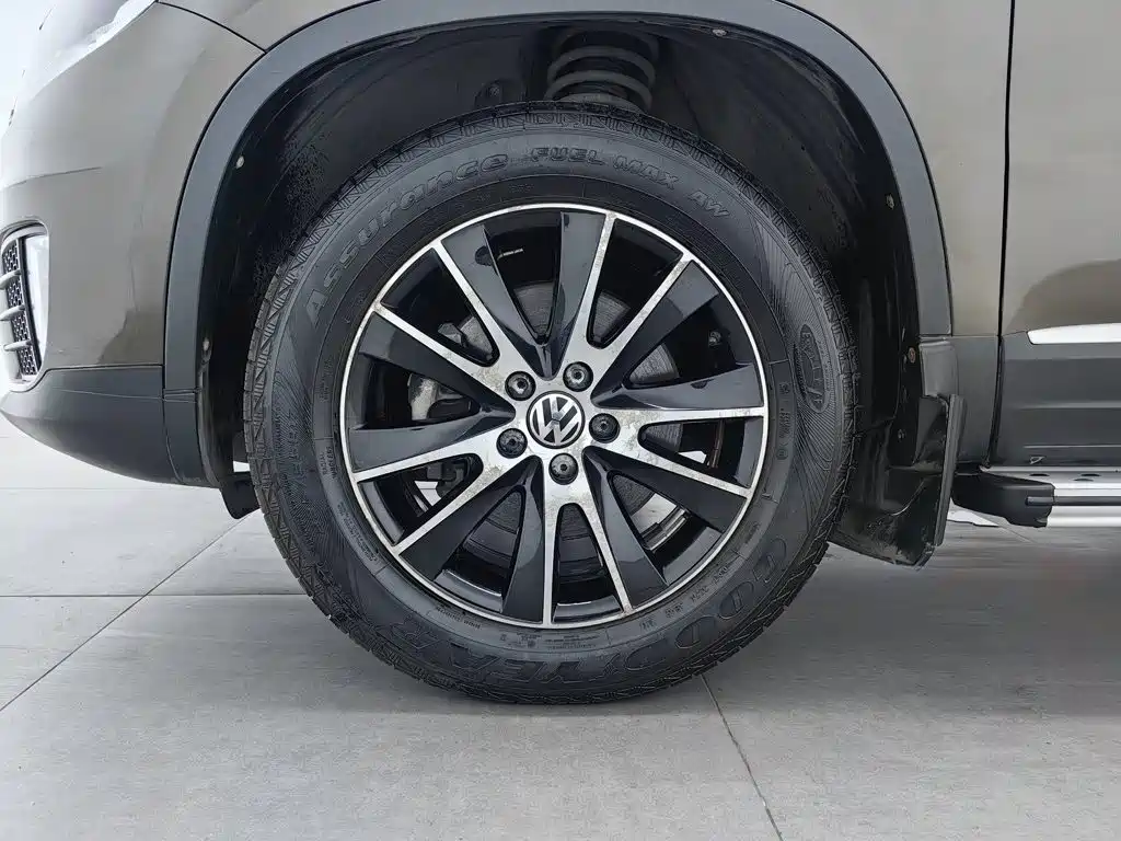 Volkswagen Tiguan — миниатюра 17
