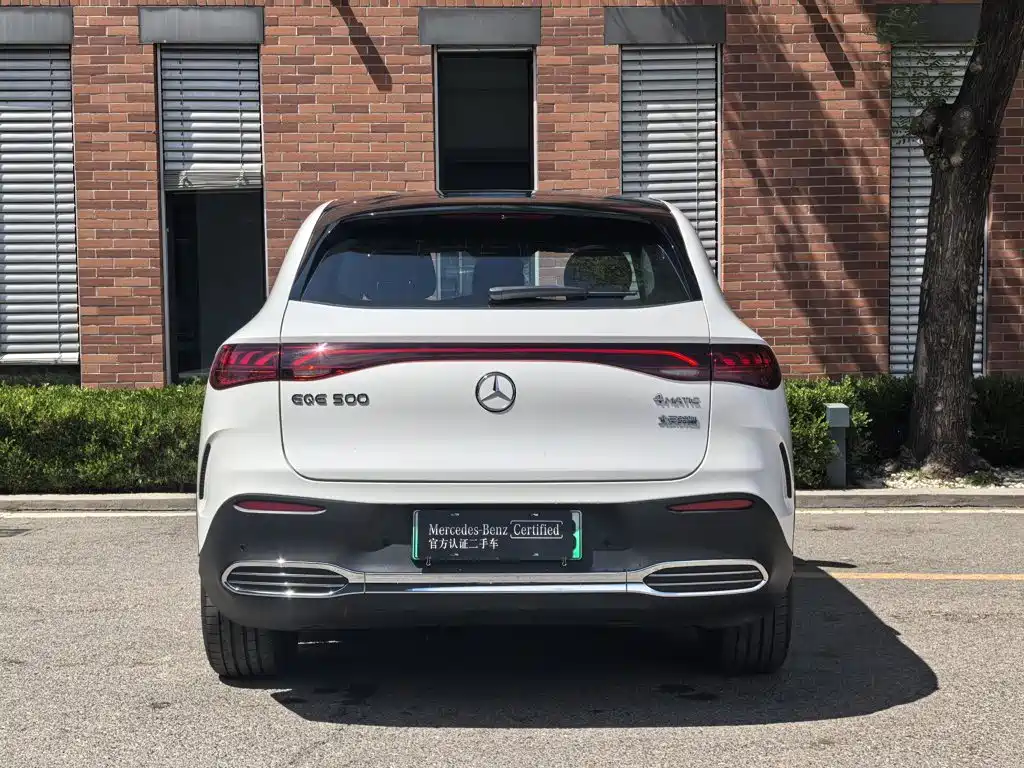 Mercedes-Benz EQE SUV — миниатюра 12