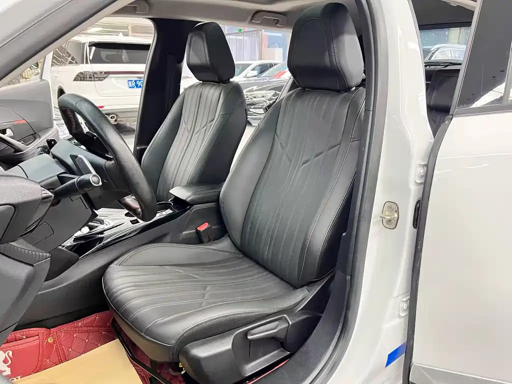 Peugeot 2008 — миниатюра 13
