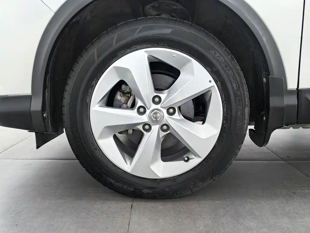 Nissan Qashqai — миниатюра 17