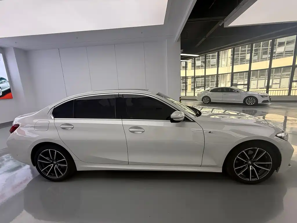 BMW 3 Series — миниатюра 12