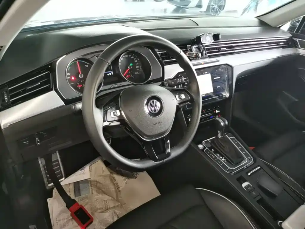 Volkswagen Magotan PHEV — миниатюра 10