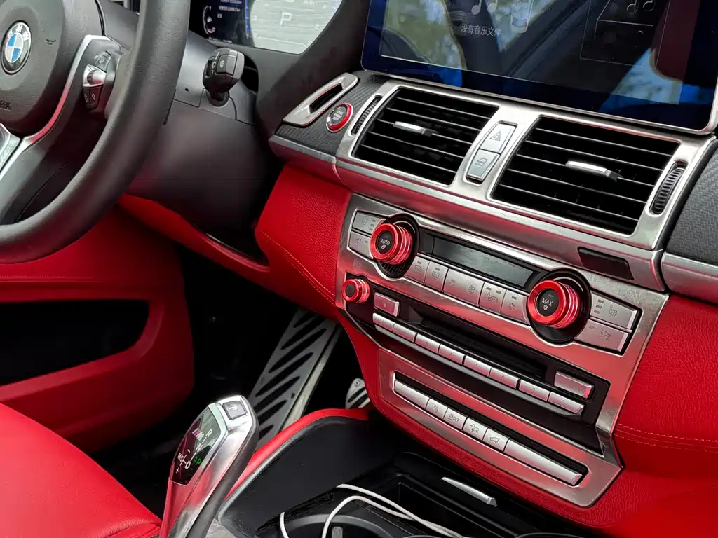 BMW X6 M — миниатюра 10