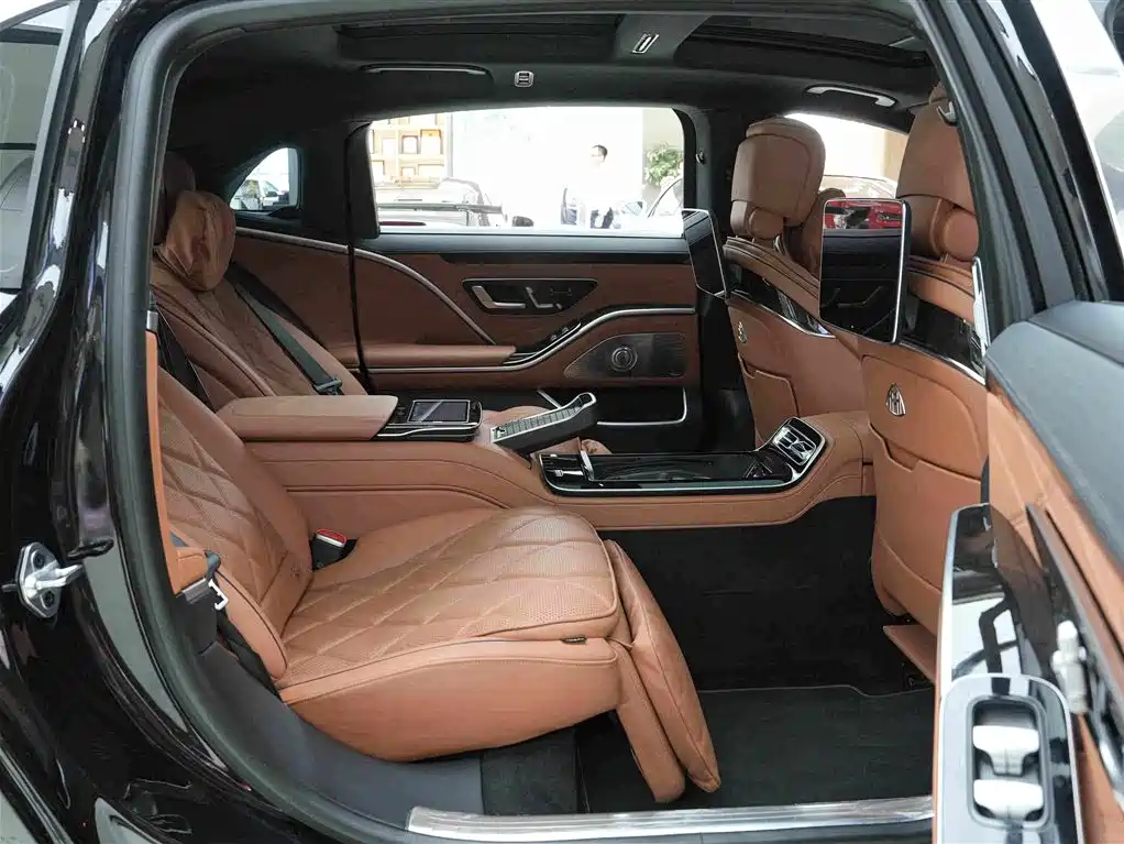 Mercedes-Benz S-Class — миниатюра 13