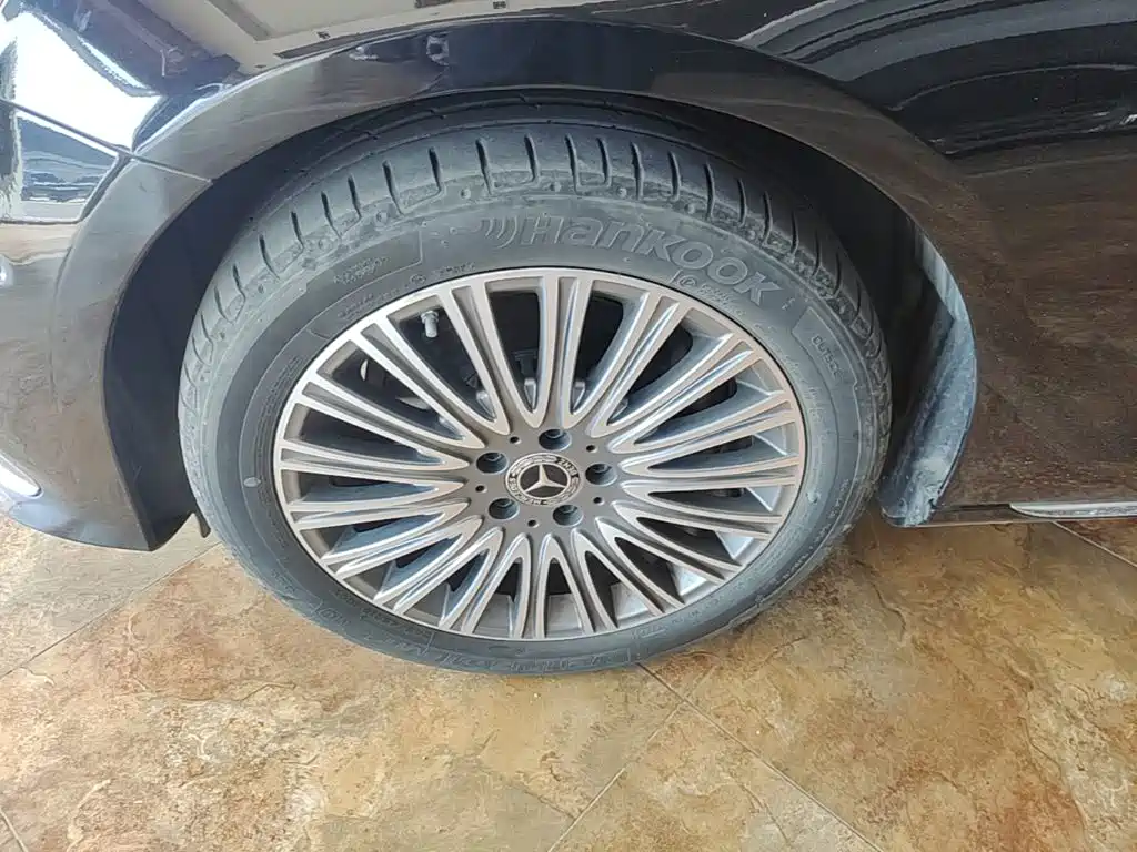 Mercedes-Benz E-Class — миниатюра 23