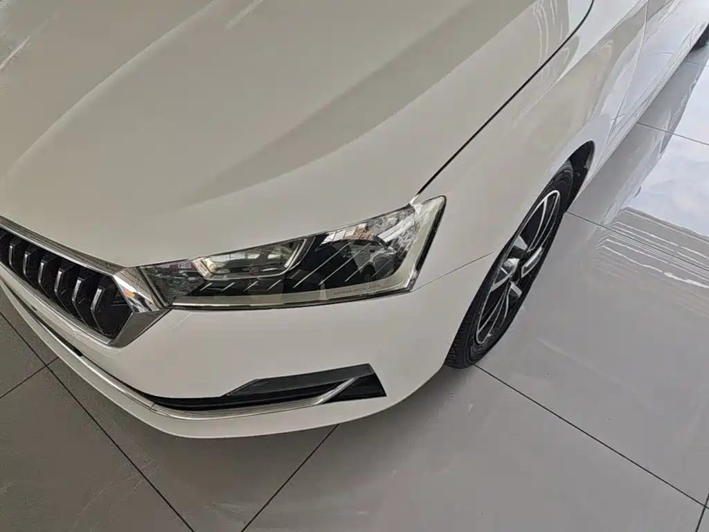 Skoda Rapid — миниатюра 24