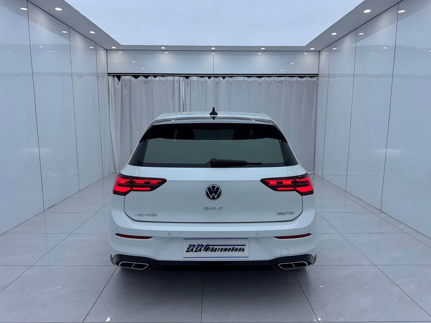 Volkswagen Golf 1.4 л 2022 г. Белый, пробег 37000 км