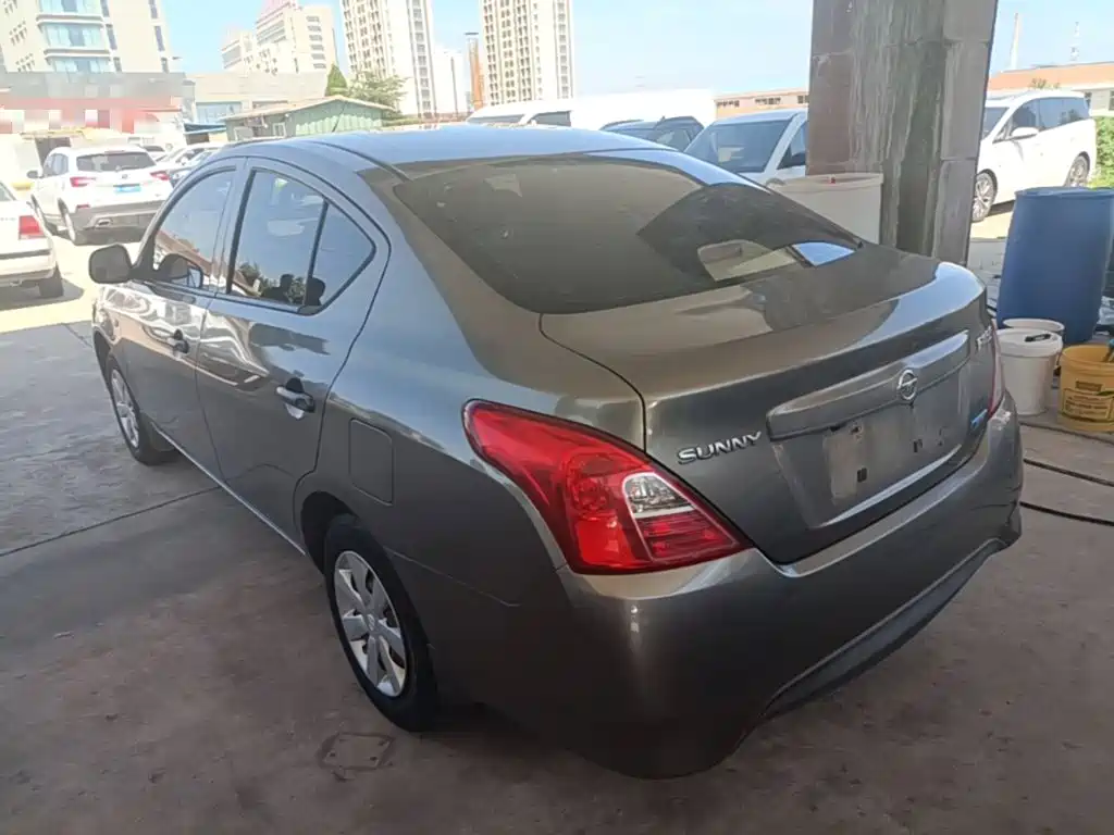 Nissan Sunny — миниатюра 5