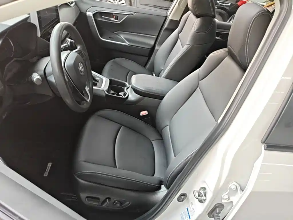 Toyota RAV4 — миниатюра 15