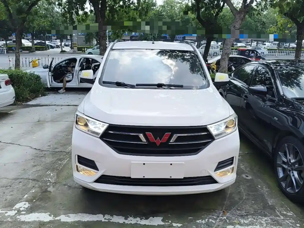 Wuling Hongguang — миниатюра 3