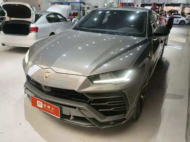 2021 Lamborghini Urus