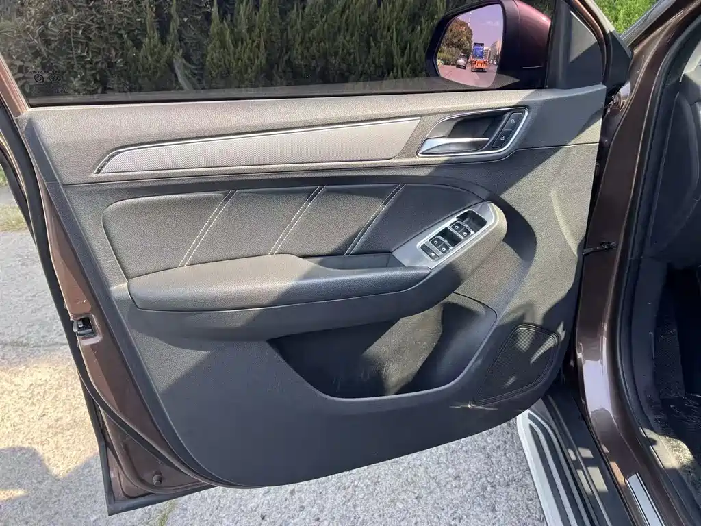 Roewe RX5 — миниатюра 15