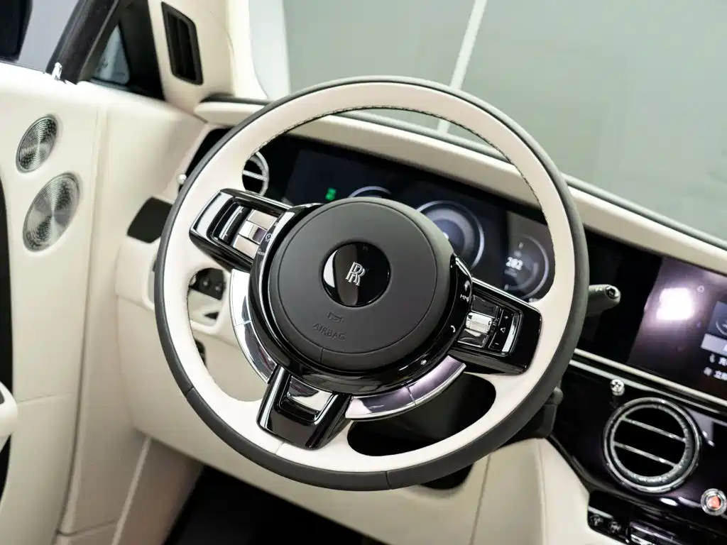 Rolls-Royce Phantom — миниатюра 19