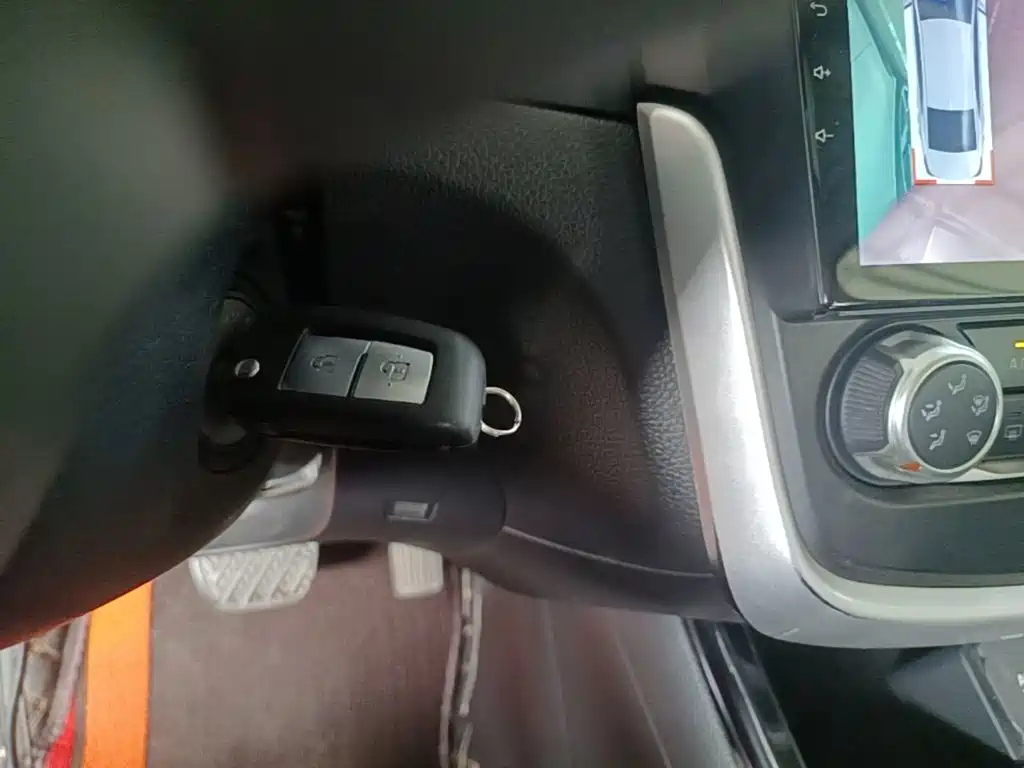 Nissan Tiida — миниатюра 9
