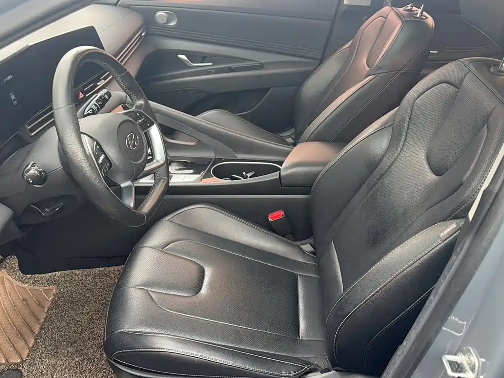 Hyundai Elantra — миниатюра 12