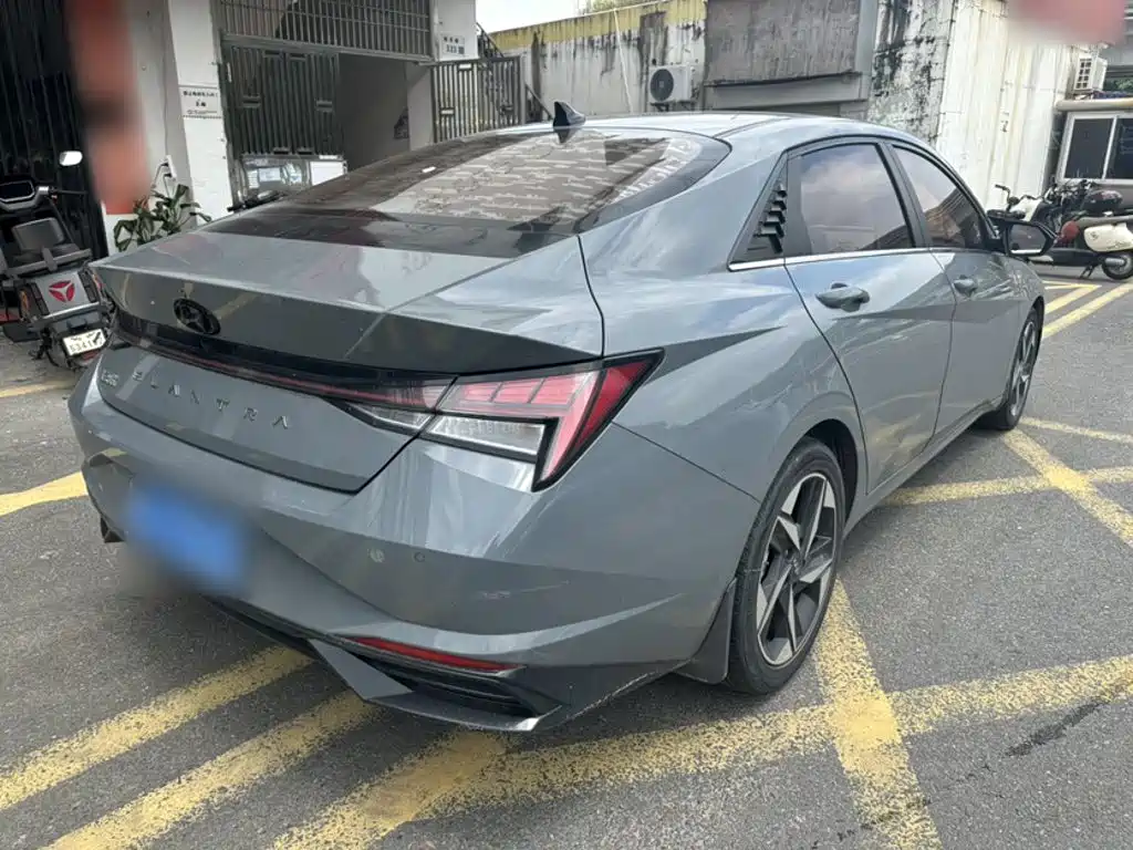 Hyundai Elantra — миниатюра 14