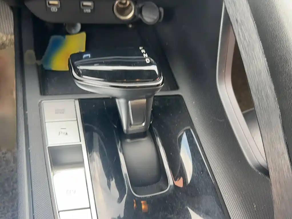 Hyundai Elantra — миниатюра 10