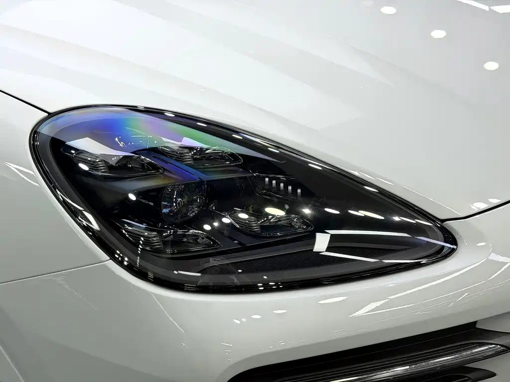 Porsche Cayenne — миниатюра 23