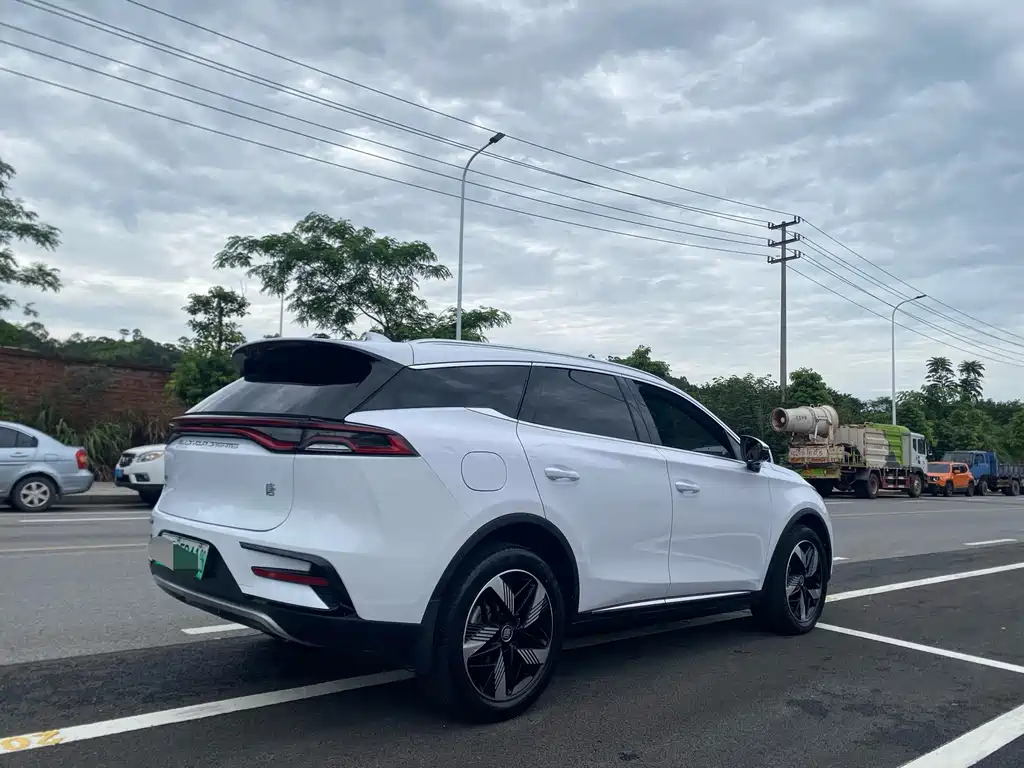 BYD Tang New Energy — миниатюра 10
