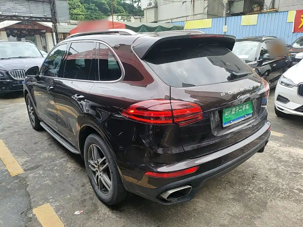 Porsche Cayenne — миниатюра 5