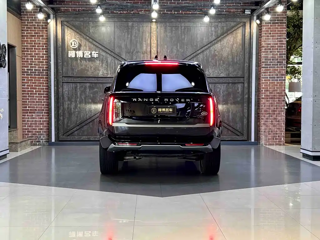 Land Rover Range Rover 2023 3.0 L6 400PS мест Long Wheelbase