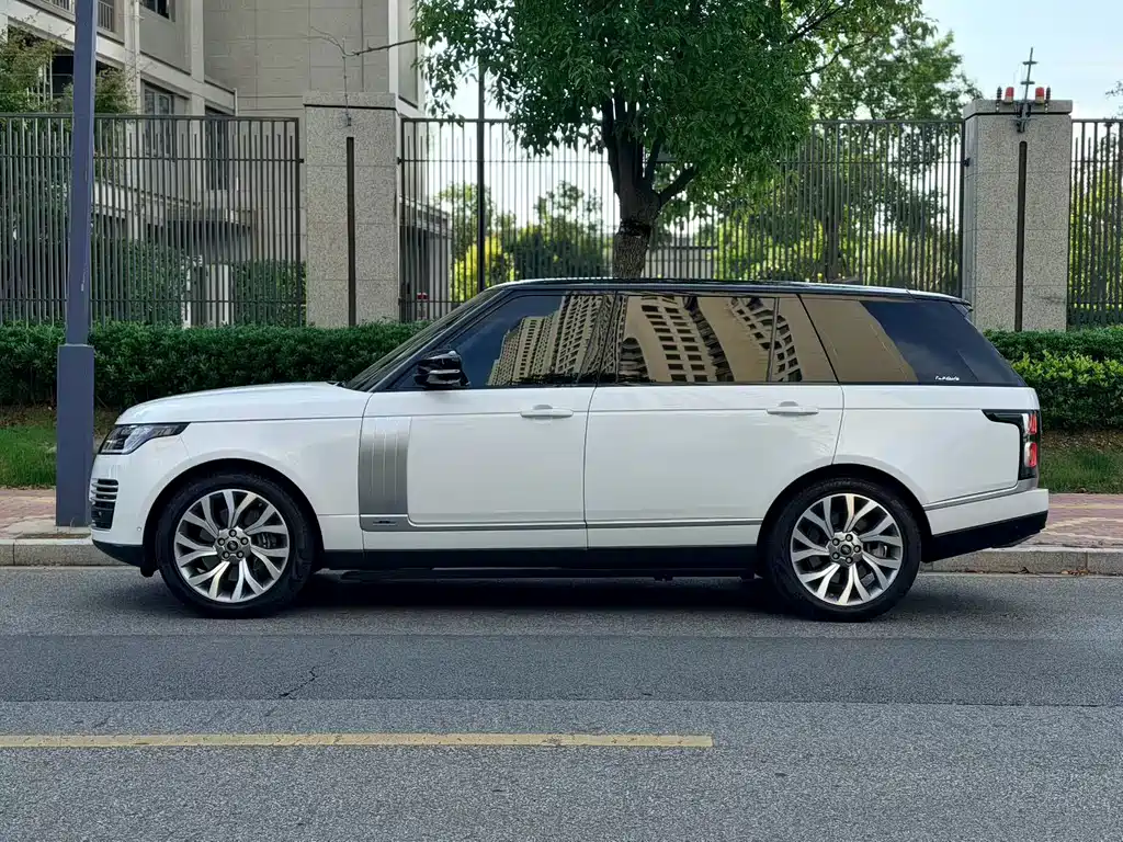 Land Rover Range Rover — миниатюра 13
